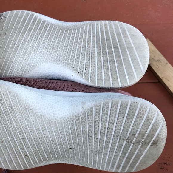 Allbird shoes tree runners, lightweight breathable, washable. Sz 7. Mauve color - Picture 6 of 6